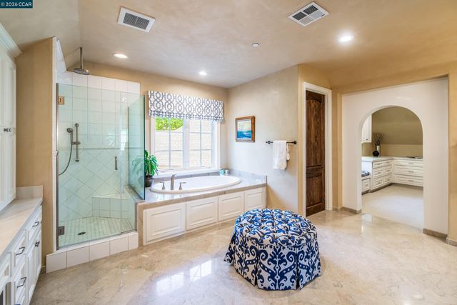 53 Hidden Oaks Dr., Lafayette, CA 94549