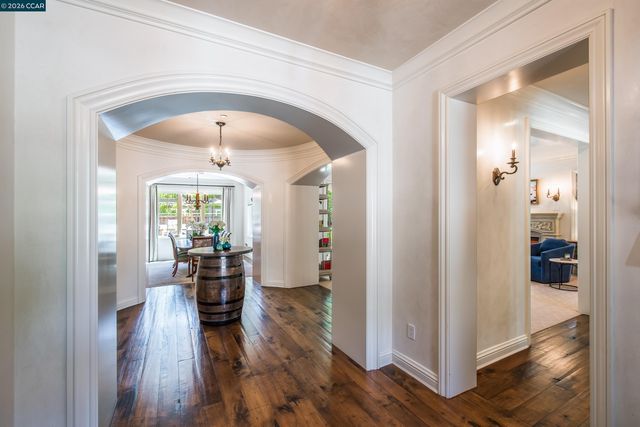 53 Hidden Oaks Dr., Lafayette, CA 94549