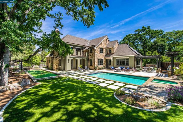 53 Hidden Oaks Dr., Lafayette, CA 94549