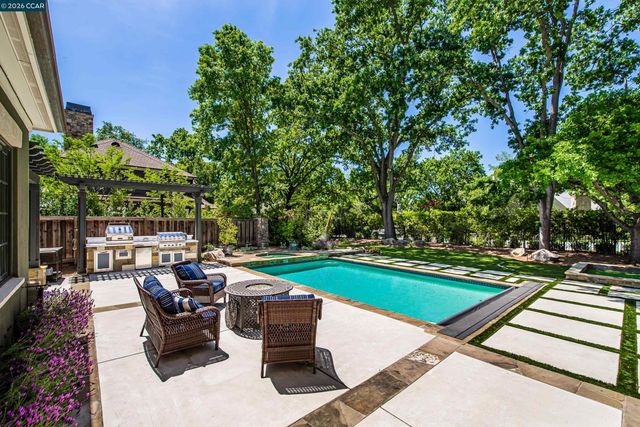 53 Hidden Oaks Dr., Lafayette, CA 94549