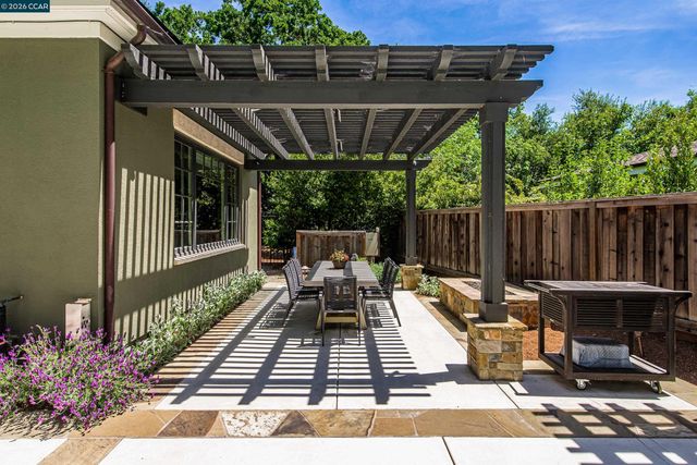 53 Hidden Oaks Dr., Lafayette, CA 94549