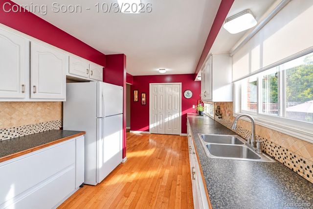 17459 Delaware Court, Macomb Township, MI 48044