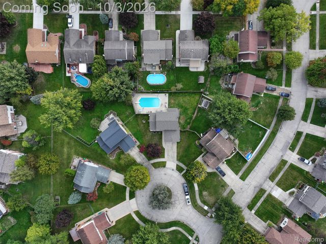 17459 Delaware Court, Macomb Township, MI 48044