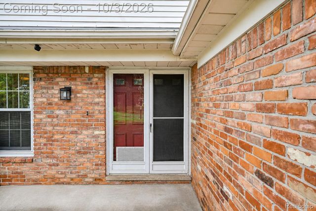 17459 Delaware Court, Macomb Township, MI 48044