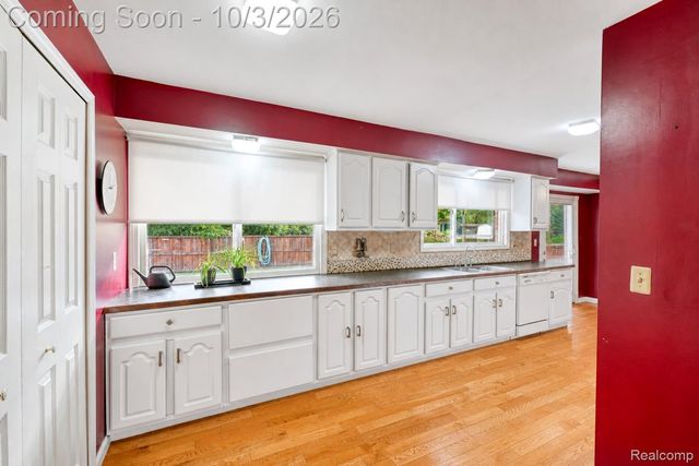 17459 Delaware Court, Macomb Township, MI 48044
