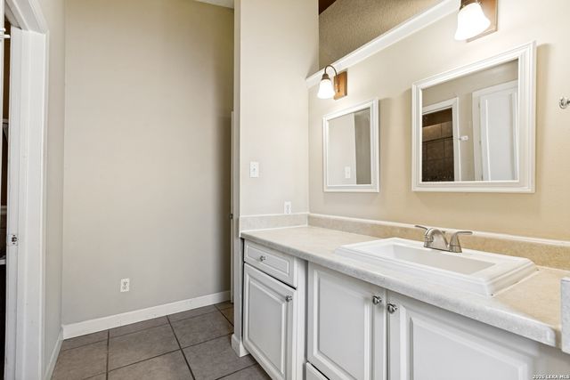 11419 BIG ELK DR, San Antonio, TX 78245