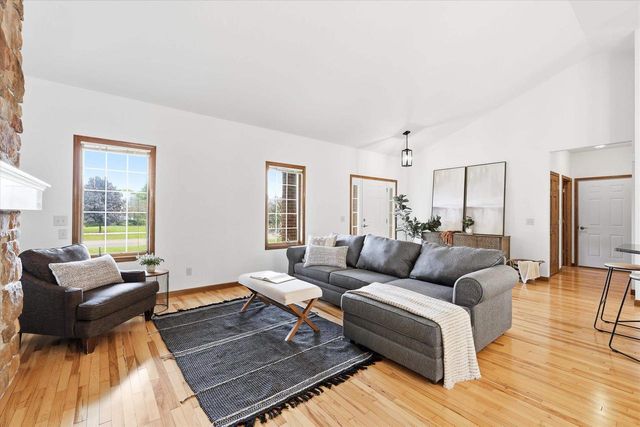 1276 PEMMICAN COURT, Neenah, WI 54956