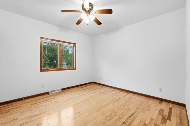 1276 PEMMICAN COURT, Neenah, WI 54956