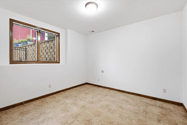 1276 PEMMICAN COURT, Neenah, WI 54956