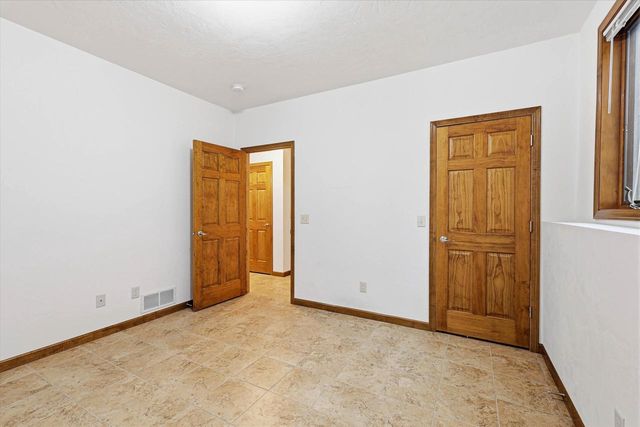 1276 PEMMICAN COURT, Neenah, WI 54956