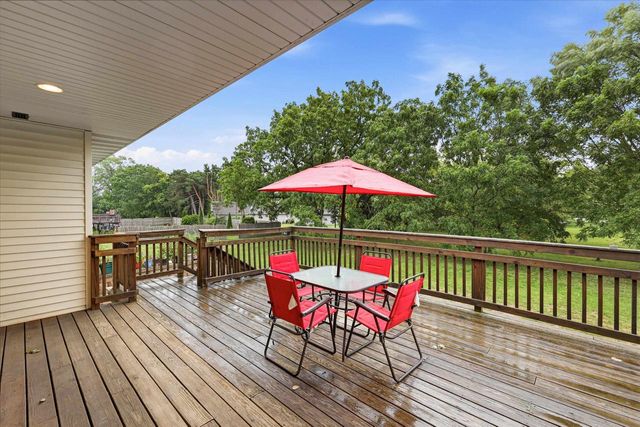 1276 PEMMICAN COURT, Neenah, WI 54956