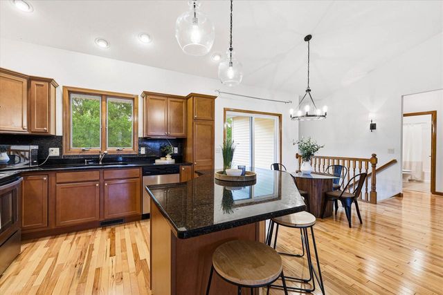 1276 PEMMICAN COURT, Neenah, WI 54956