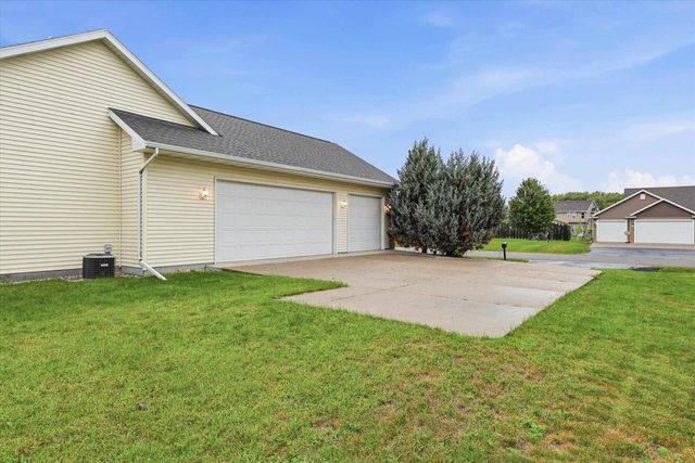 1276 PEMMICAN COURT, Neenah, WI 54956