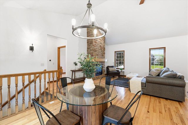 1276 PEMMICAN COURT, Neenah, WI 54956