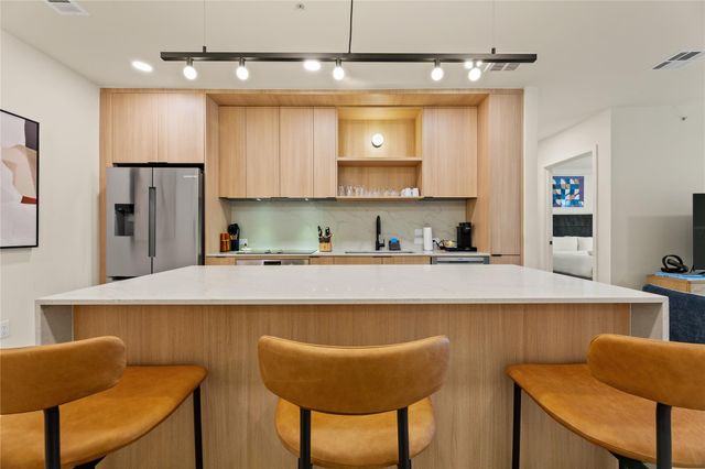 2323 S Lamar BLVD 202, Austin, TX 78704