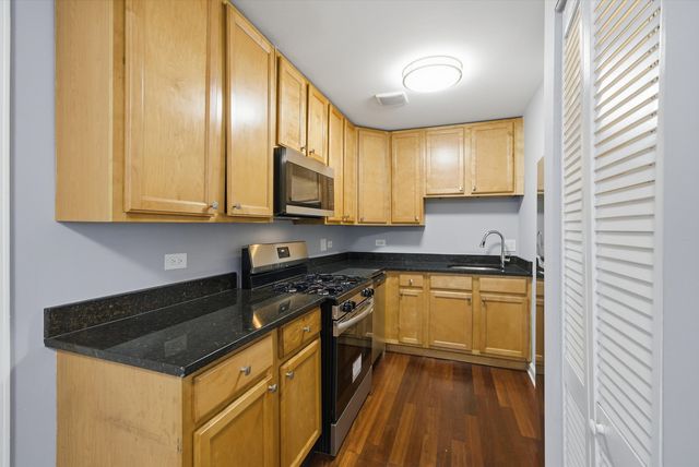 1937 W Pratt Boulevard 2N, Chicago, IL 60626