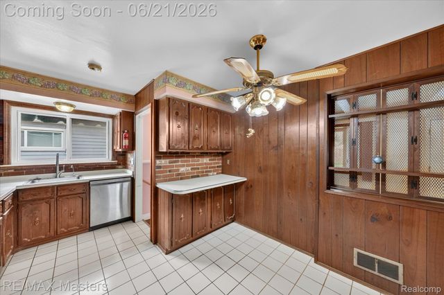 6449 Huron Street, Taylor, MI 48180
