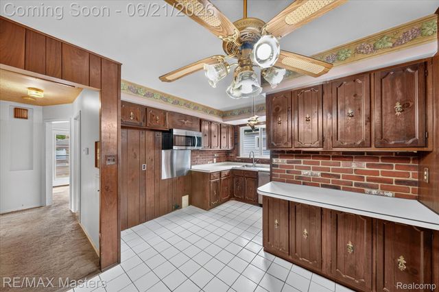 6449 Huron Street, Taylor, MI 48180