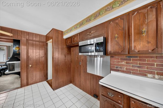 6449 Huron Street, Taylor, MI 48180