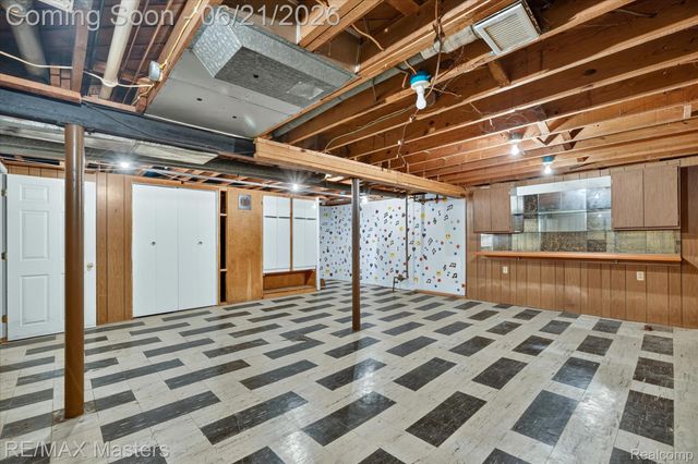 6449 Huron Street, Taylor, MI 48180