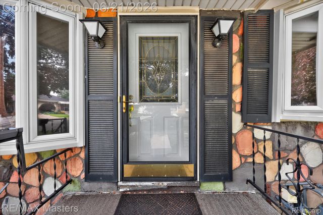 6449 Huron Street, Taylor, MI 48180