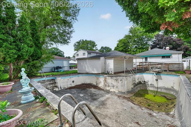 6449 Huron Street, Taylor, MI 48180
