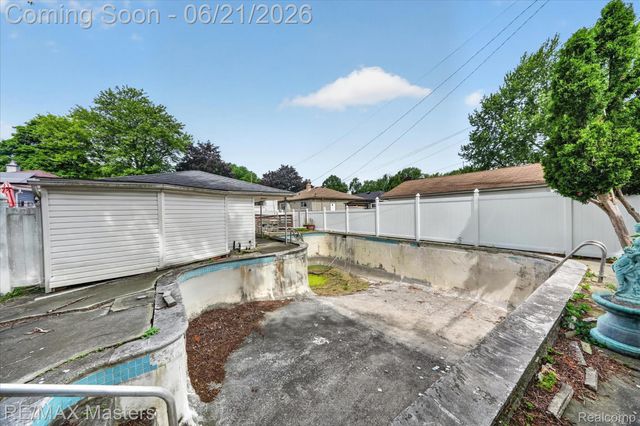 6449 Huron Street, Taylor, MI 48180
