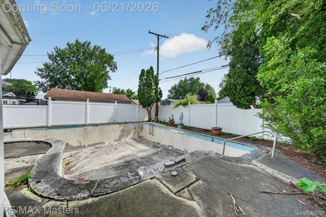 6449 Huron Street, Taylor, MI 48180