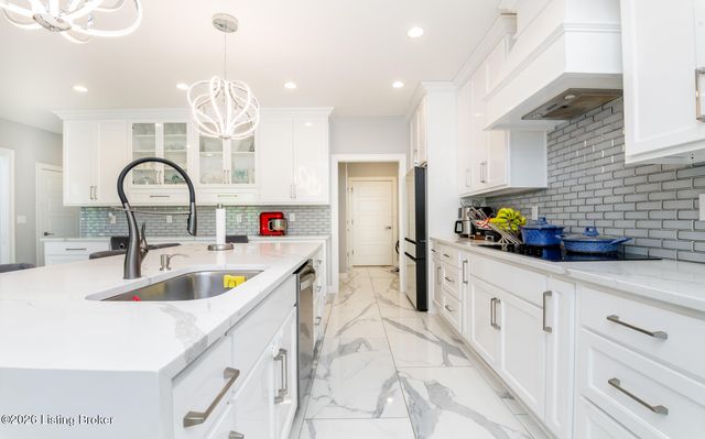 12319 Vanherr Dr, Louisville, KY 40299