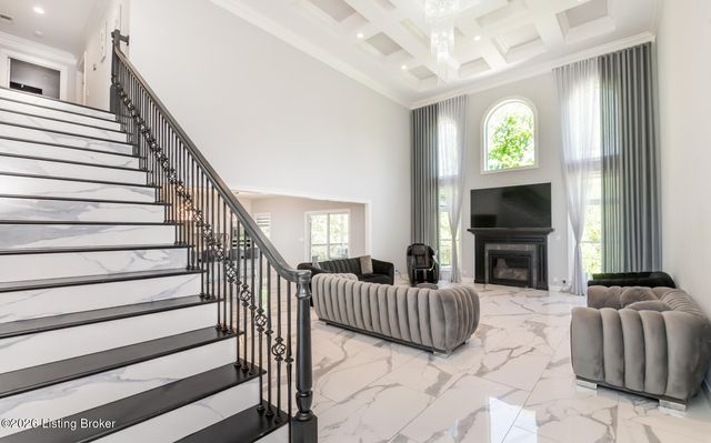 12319 Vanherr Dr, Louisville, KY 40299