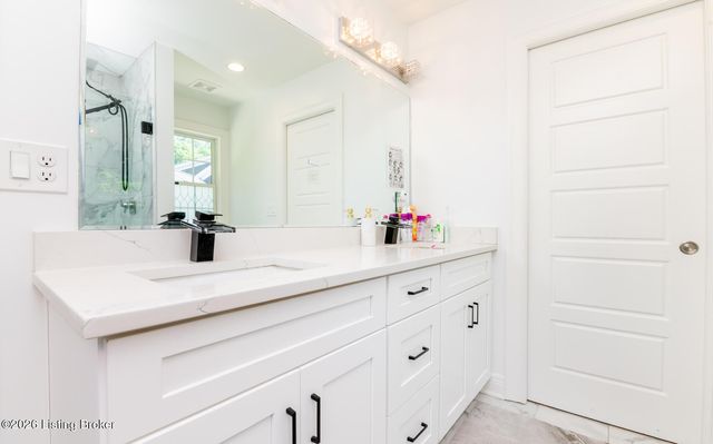 12319 Vanherr Dr, Louisville, KY 40299