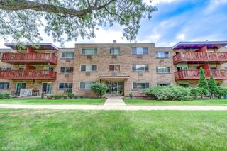 712 W DEMPSTER Street FG10, Mount Prospect, IL 60056