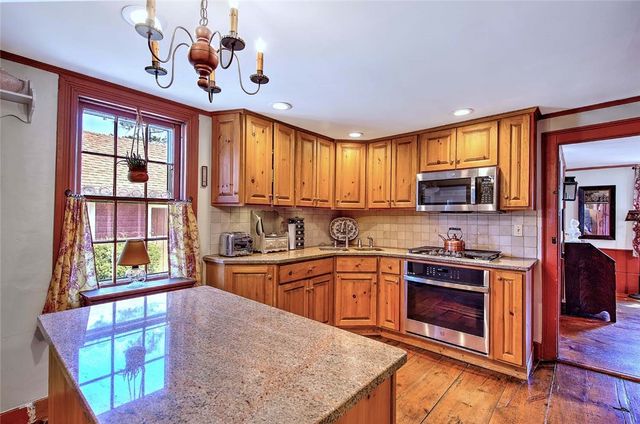 324 Pleasant Street, East Providence, RI 02916