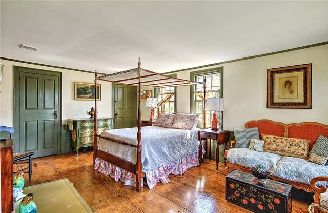 324 Pleasant Street, East Providence, RI 02916