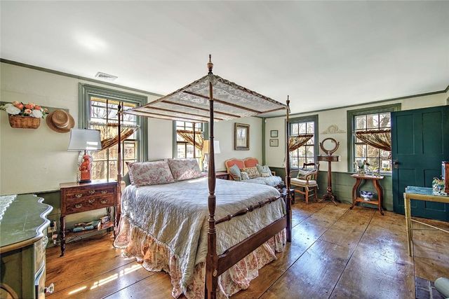 324 Pleasant Street, East Providence, RI 02916