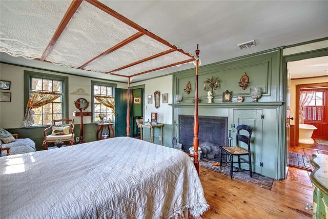 324 Pleasant Street, East Providence, RI 02916