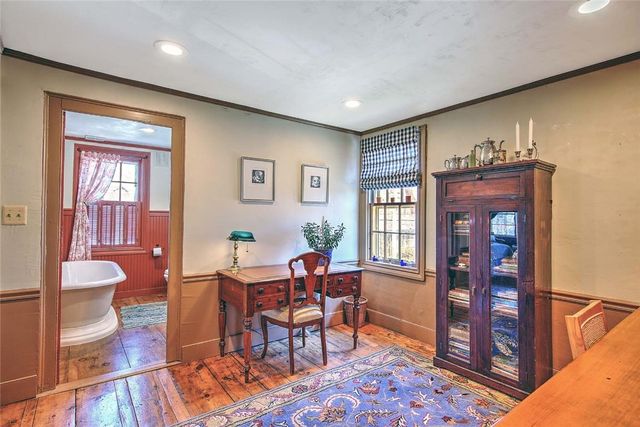 324 Pleasant Street, East Providence, RI 02916