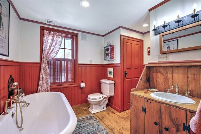 324 Pleasant Street, East Providence, RI 02916