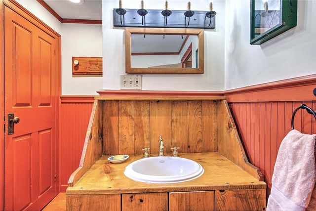 324 Pleasant Street, East Providence, RI 02916