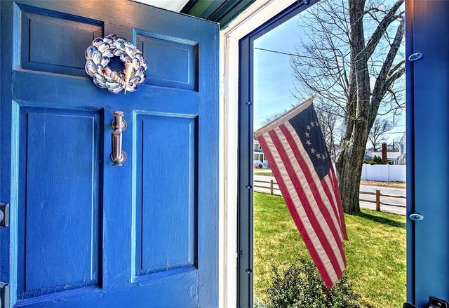 324 Pleasant Street, East Providence, RI 02916