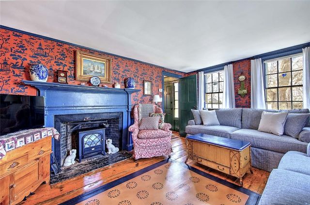 324 Pleasant Street, East Providence, RI 02916