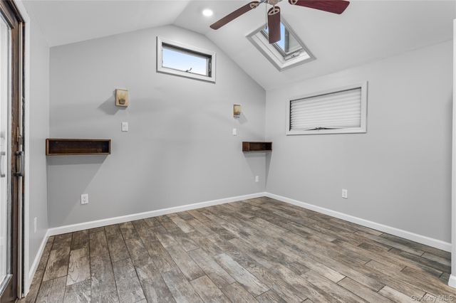 33 Kent Road, Island Park, NY 11561