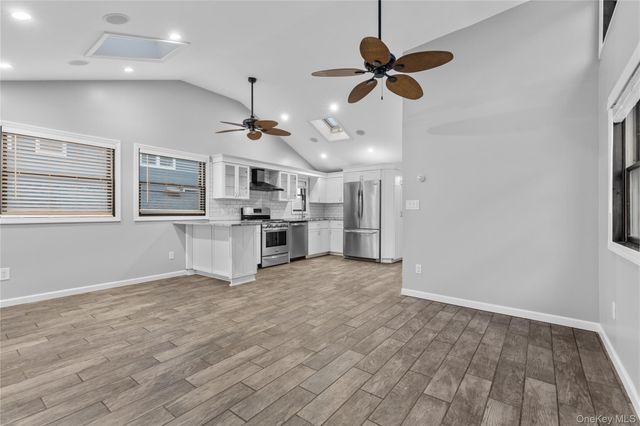 33 Kent Road, Island Park, NY 11561