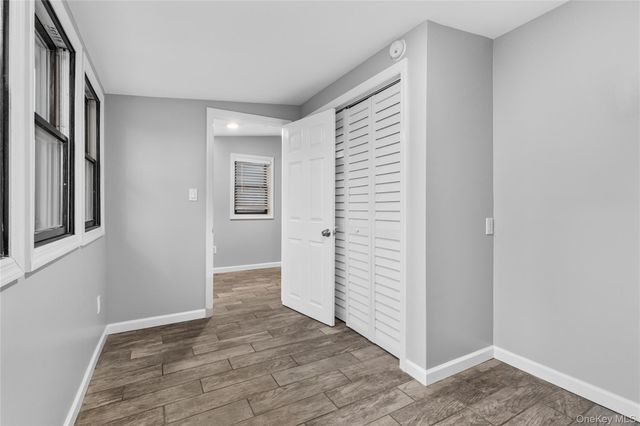 33 Kent Road, Island Park, NY 11561