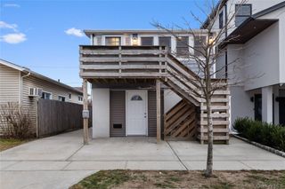 33 Kent Road, Island Park, NY 11561