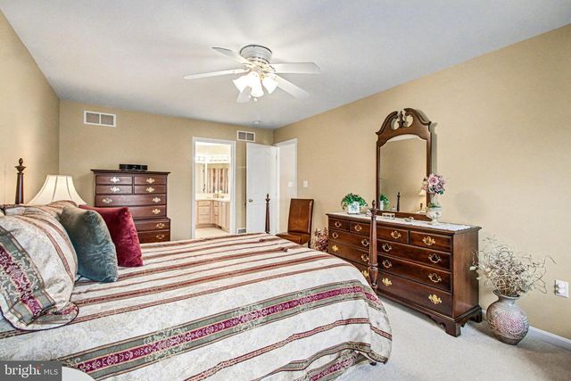 5940 HUNTINGTON CMNS, Enola, PA 17025