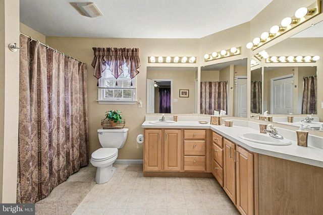 5940 HUNTINGTON CMNS, Enola, PA 17025