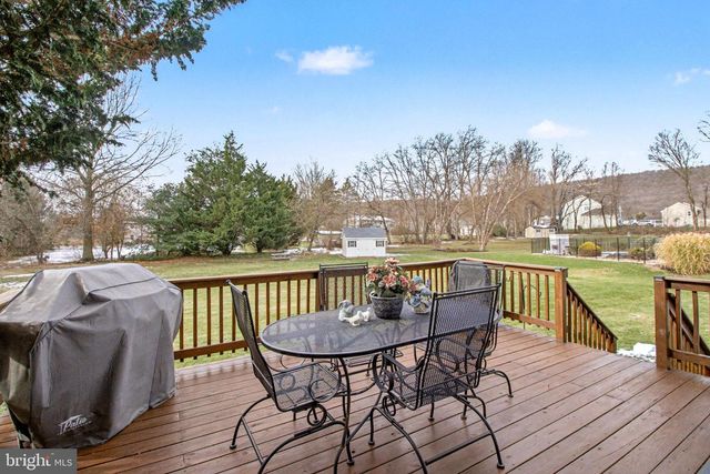 5940 HUNTINGTON CMNS, Enola, PA 17025