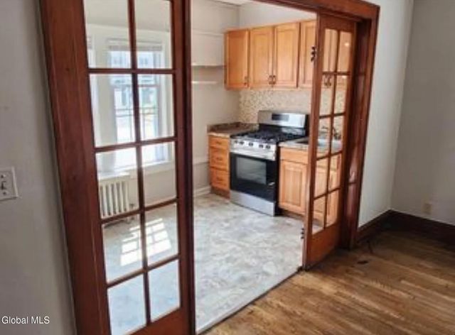 287 Myrtle Avenue, Albany, NY 12208