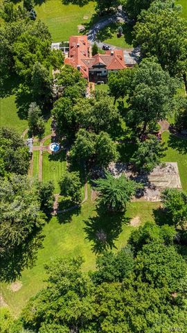 1601 S Warson Road, Ladue, MO 63124